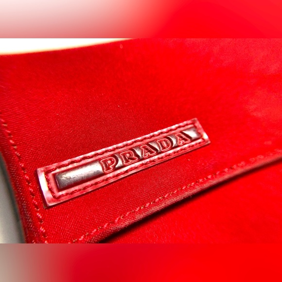 PRADA VINTAGE POCONO NYLON SPORT WALLET - Picture 3 of 15